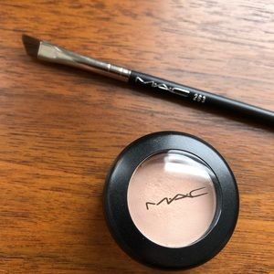 Mint Condition MAC eyeliner brush + eyeshadow combo